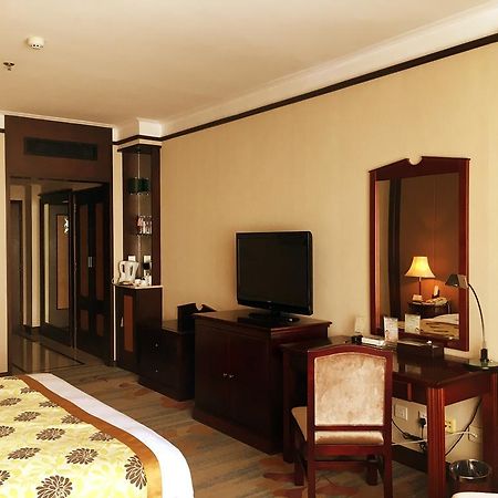 Central Plaza Hotel Dalian Extérieur photo