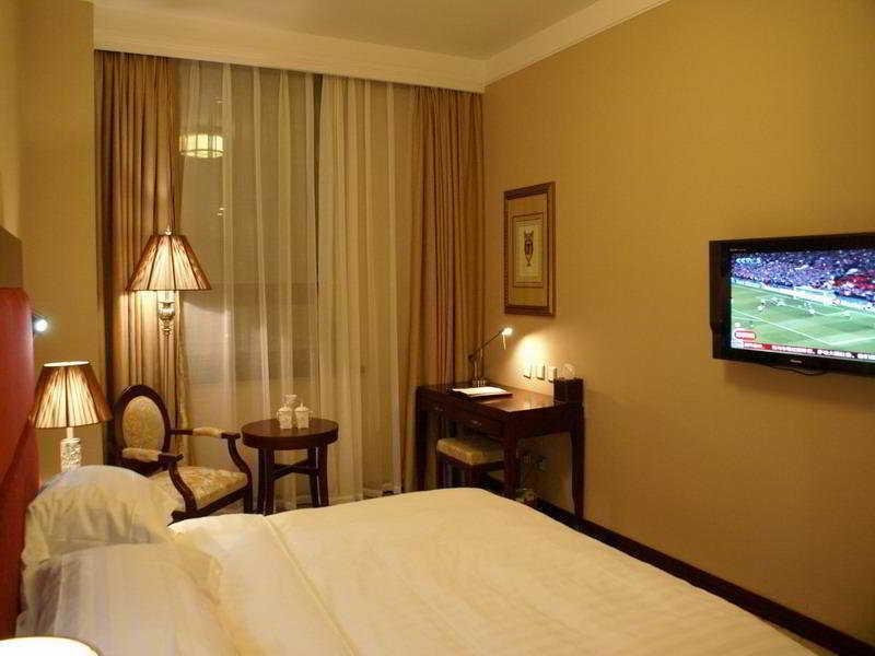 Central Plaza Hotel Dalian Extérieur photo