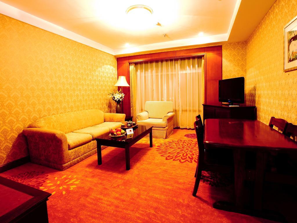 Central Plaza Hotel Dalian Extérieur photo