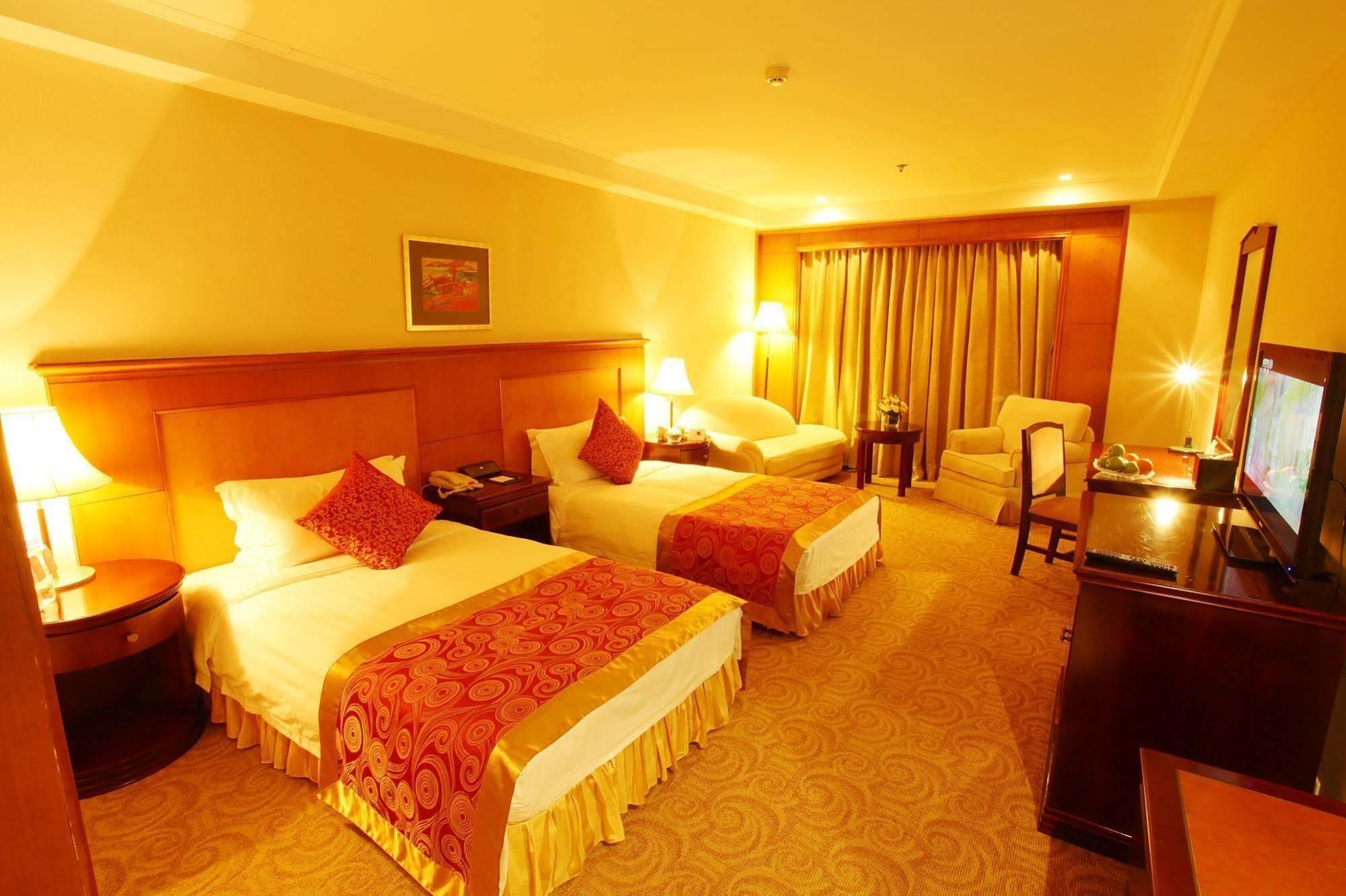 Central Plaza Hotel Dalian Extérieur photo