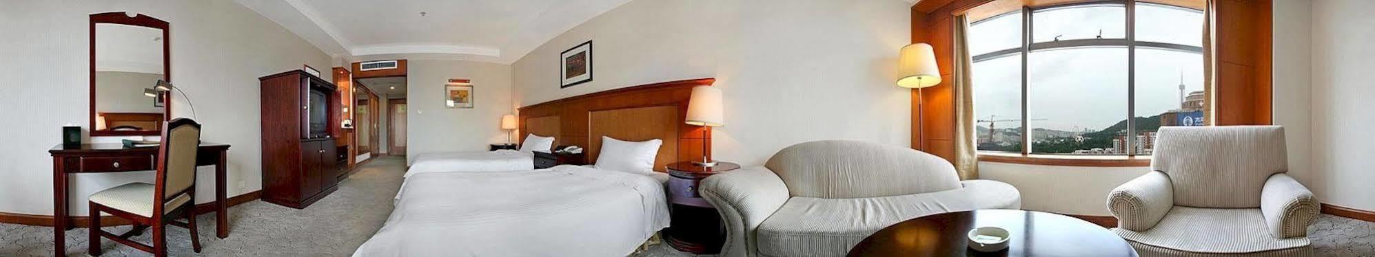 Central Plaza Hotel Dalian Extérieur photo