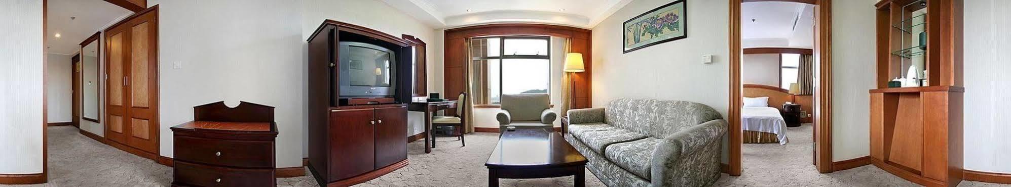 Central Plaza Hotel Dalian Extérieur photo